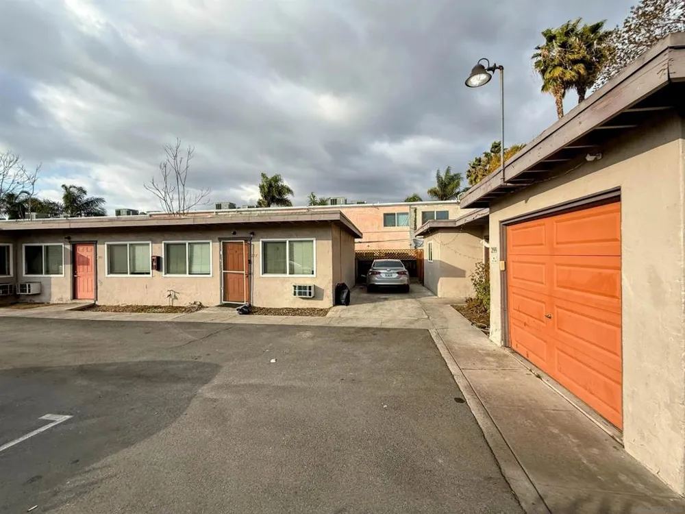 279 S Mollison Ave El Cajon, CA 92020