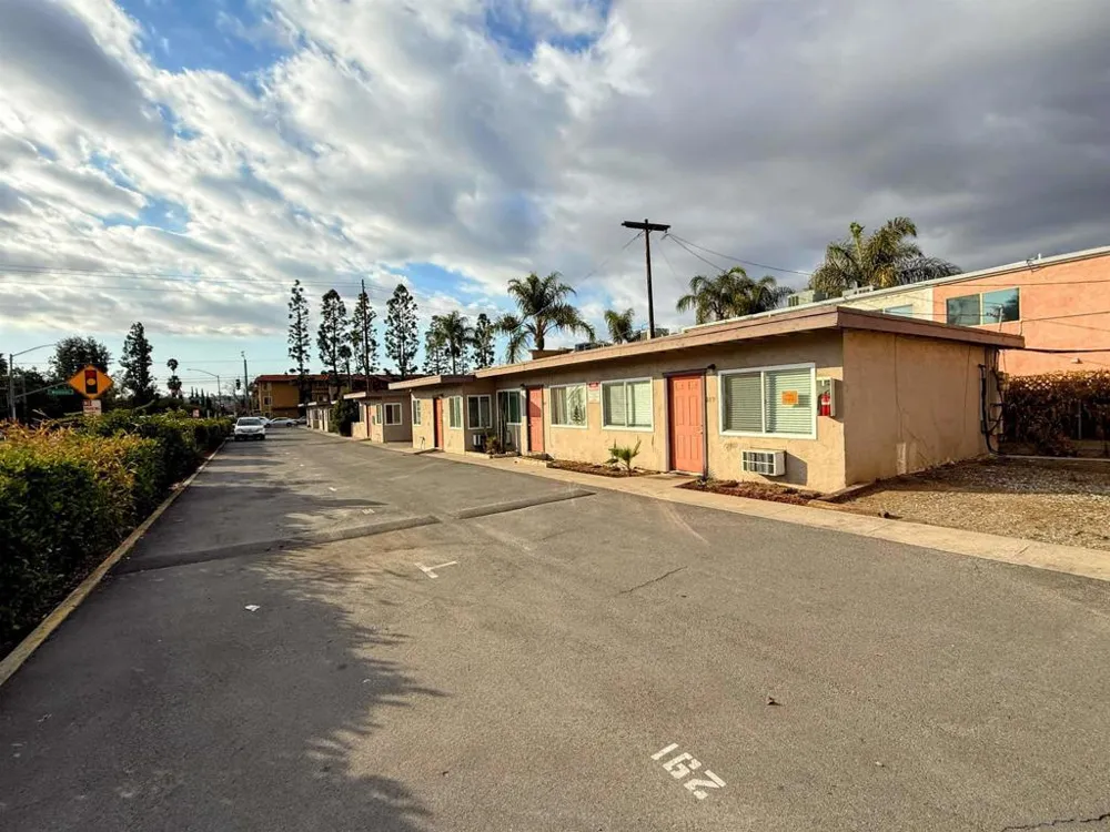 279 S Mollison Ave El Cajon, CA 92020