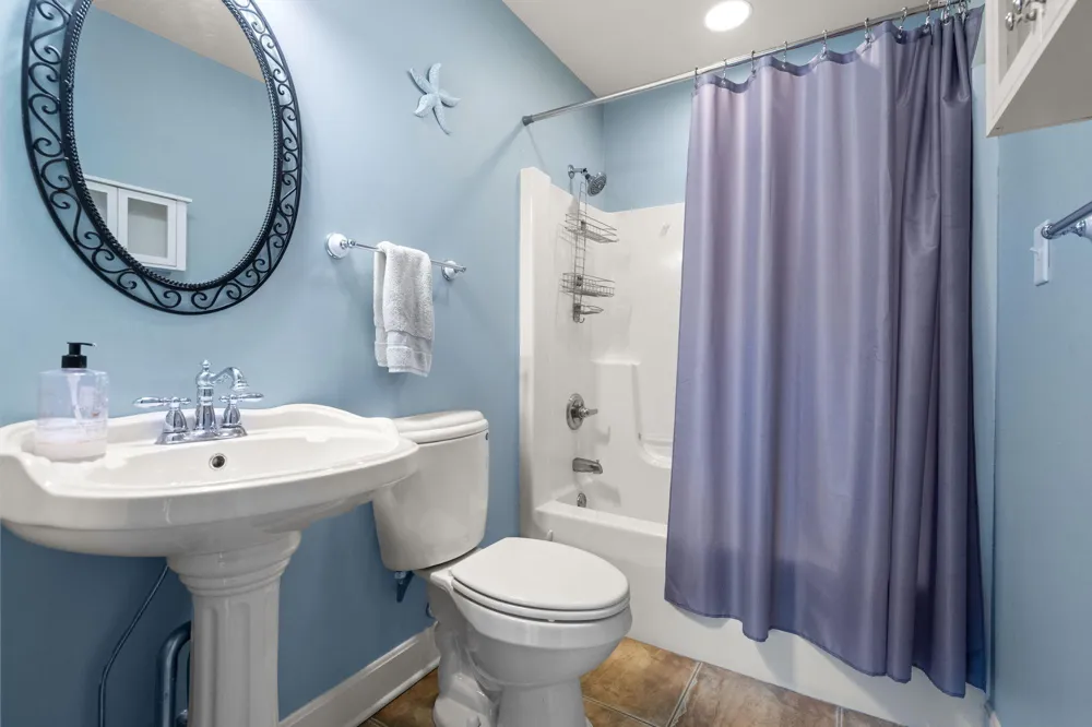 4100 East Drive Knox, IN 46534