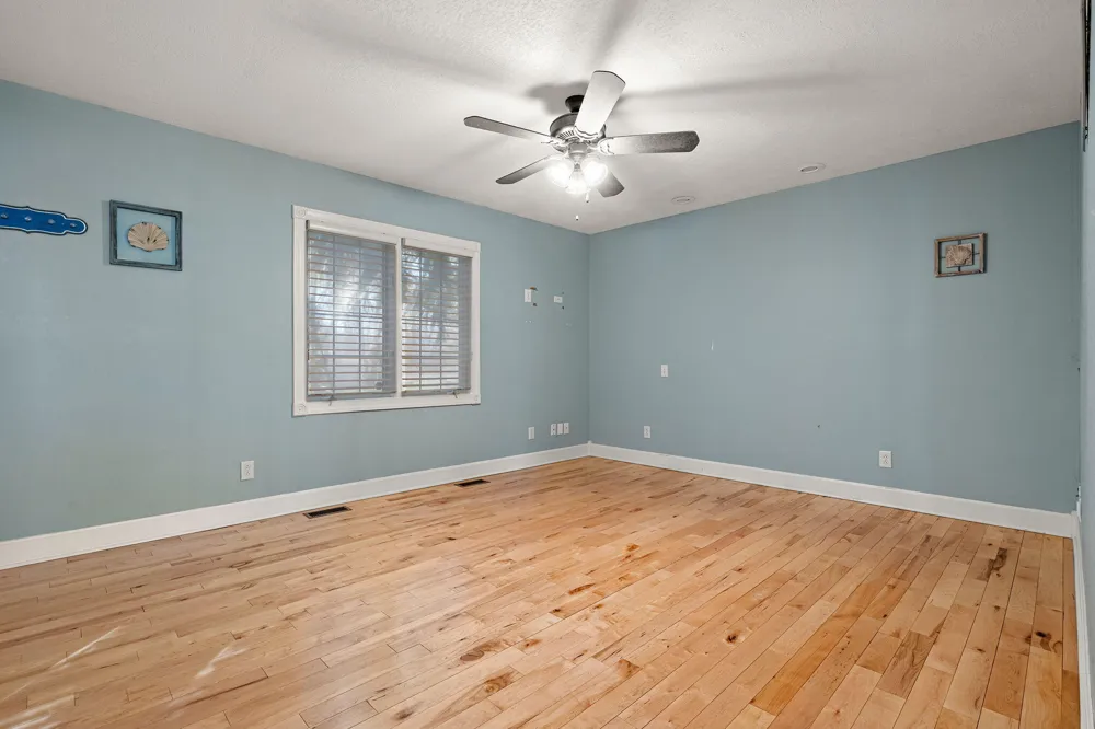 4100 East Drive Knox, IN 46534