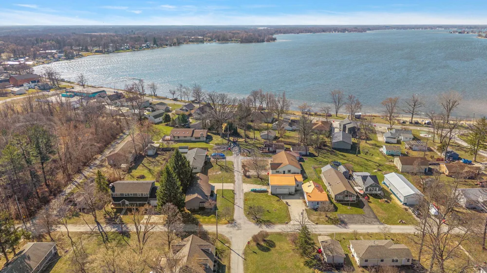 4100 East Drive Knox, IN 46534