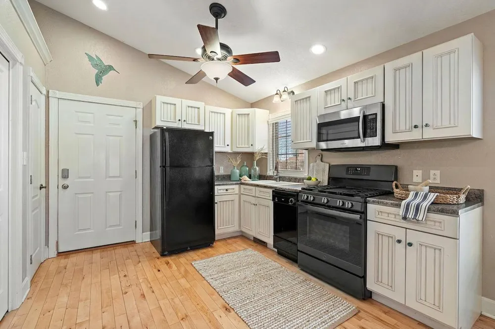 4100 East Drive Knox, IN 46534