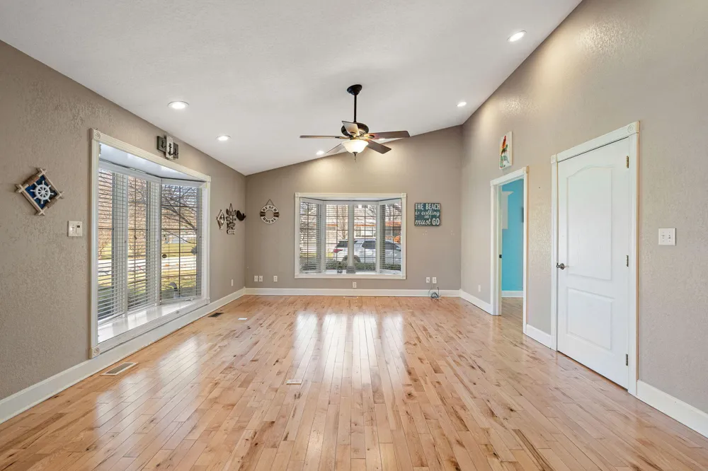 4100 East Drive Knox, IN 46534