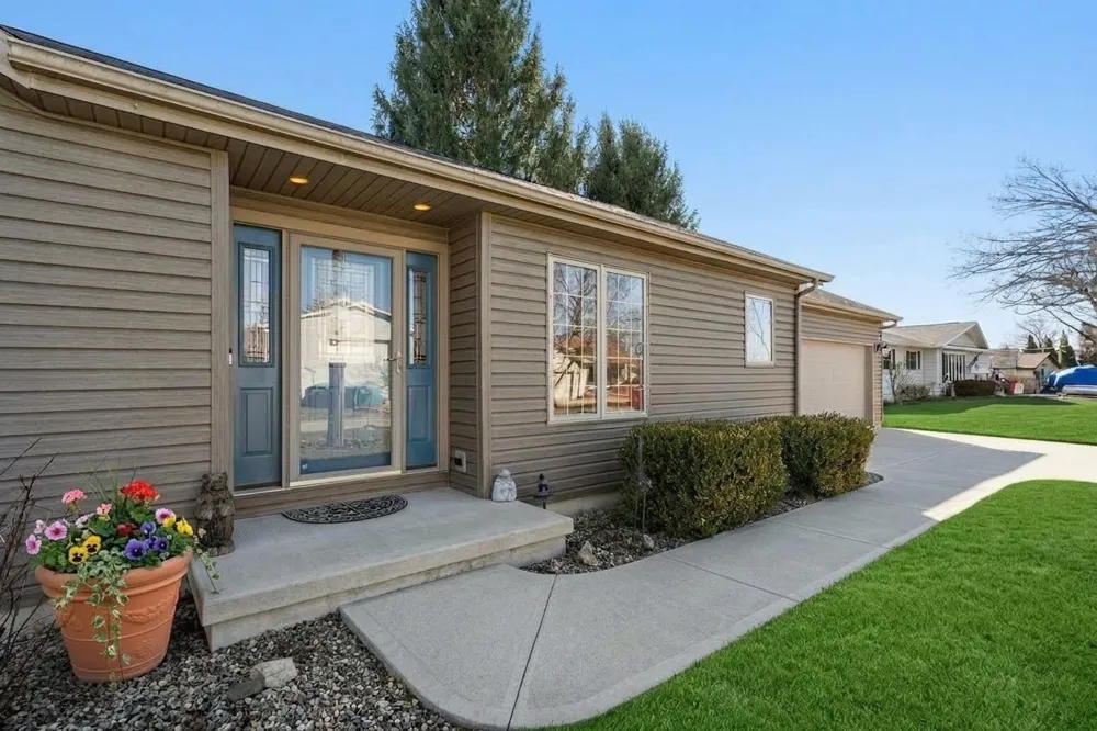 4100 East Drive Knox, IN 46534