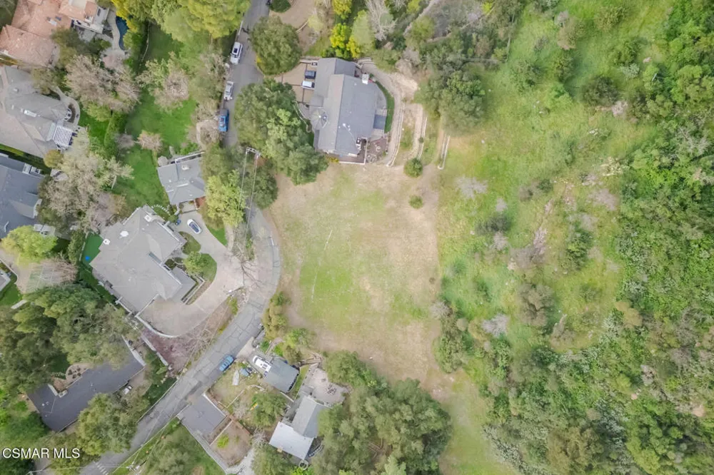 42 Upper Lake Road Lake Sherwood, CA 91361