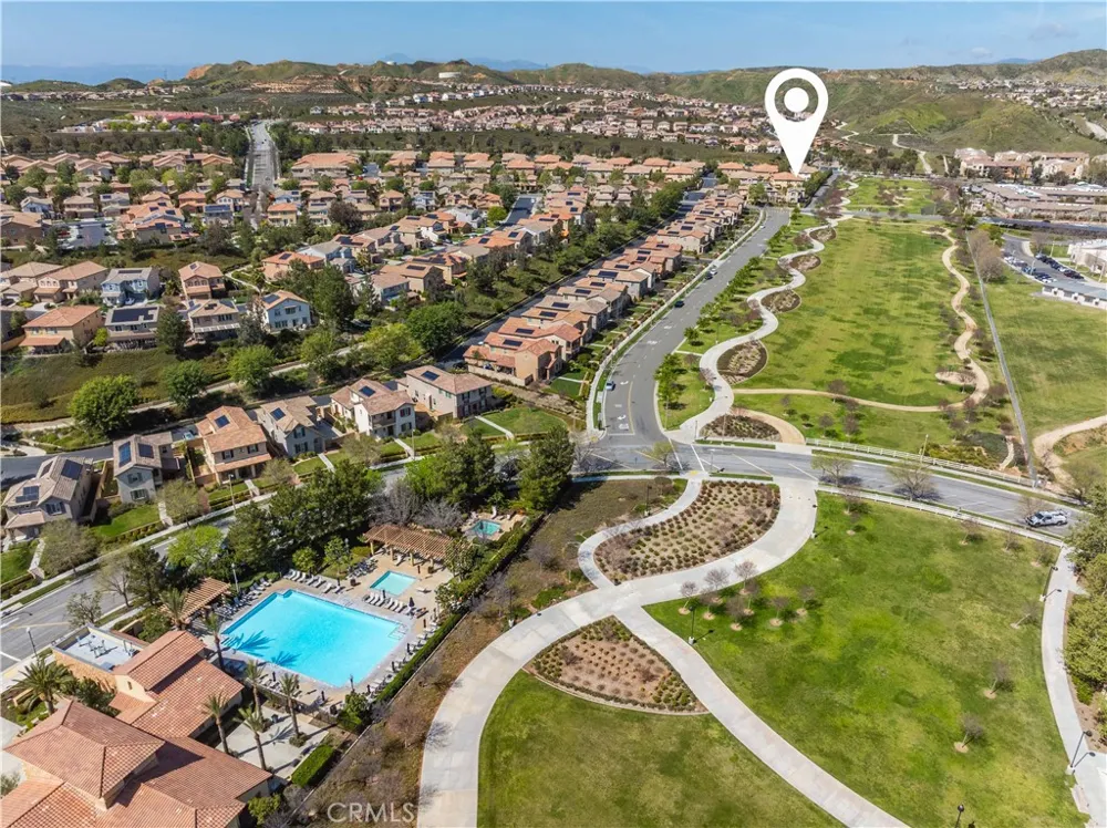 28744 Jardineras Valencia, CA 91354