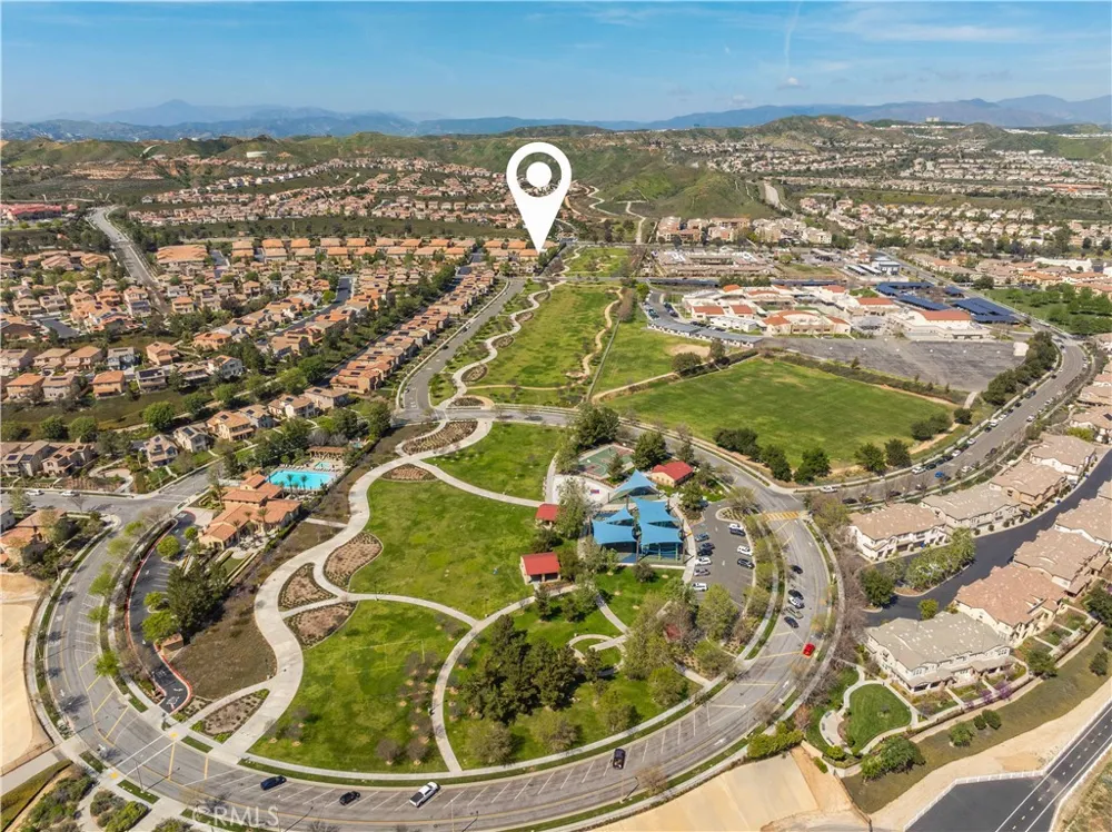 28744 Jardineras Valencia, CA 91354