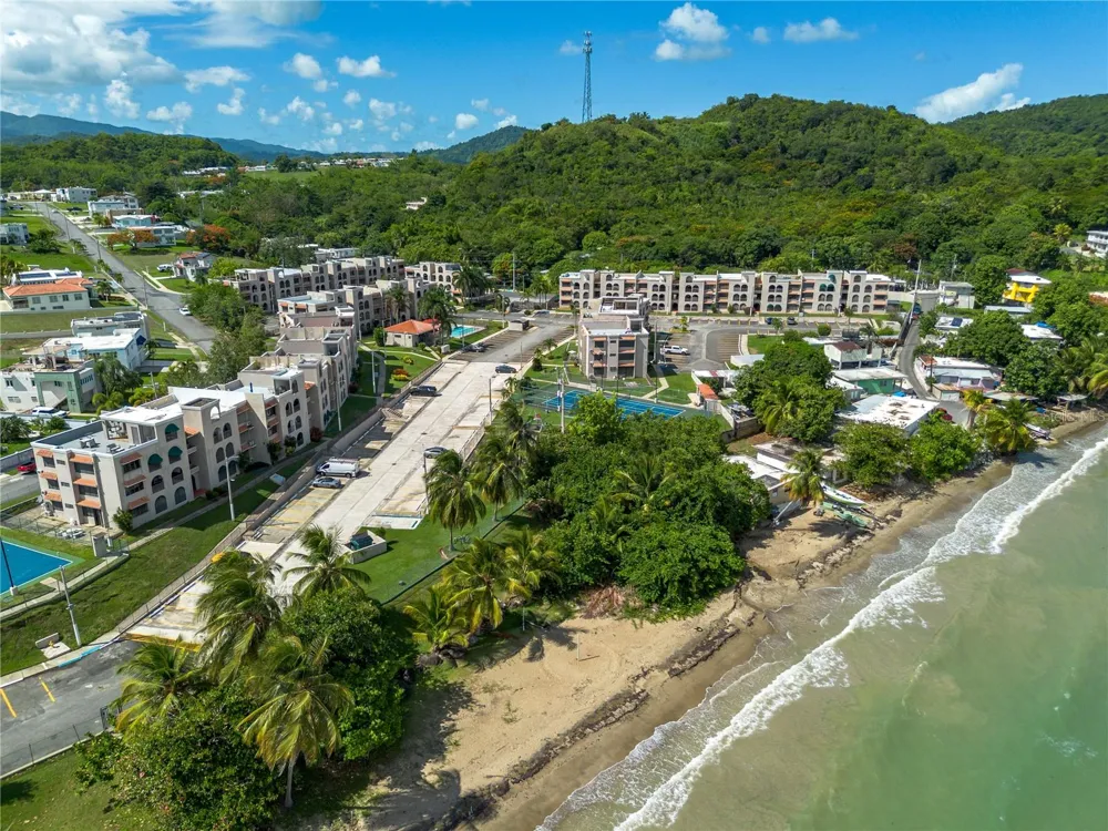 Cala de Hucares CARR 3 KM 66.7 #B-208 Naguabo, PR 00718