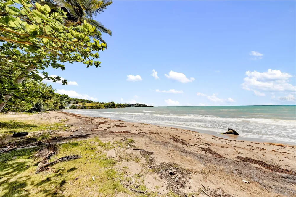 Cala de Hucares CARR 3 KM 66.7 #B-208 Naguabo, PR 00718