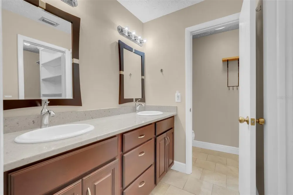 4224 LAKE UNDERHILL ROAD #8B8 Orlando, FL 32803