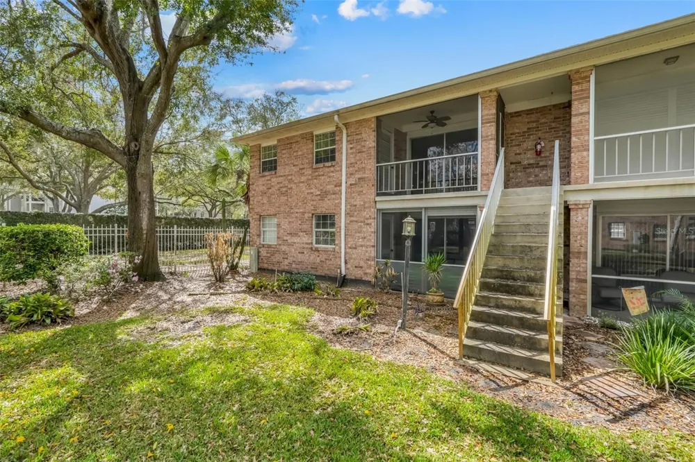 4224 LAKE UNDERHILL ROAD #8B8 Orlando, FL 32803