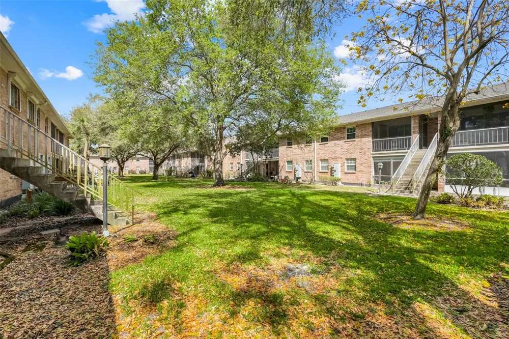 4224 LAKE UNDERHILL ROAD #8B8 Orlando, FL 32803