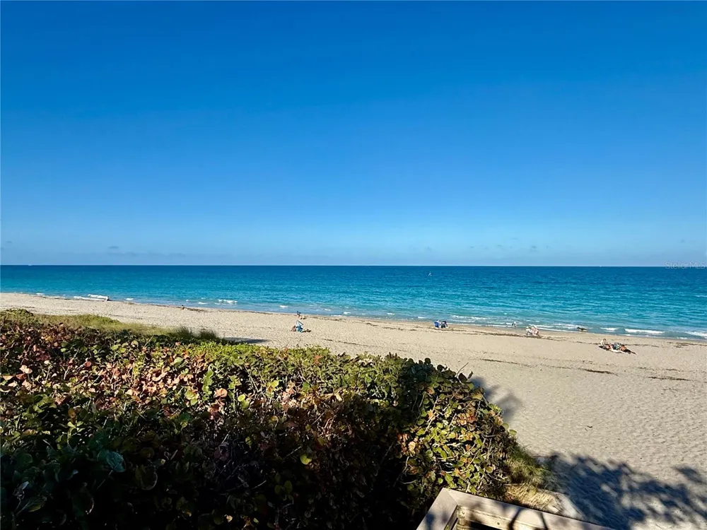 915 BAY COLONY DRIVE S #S Juno Beach, FL 33408