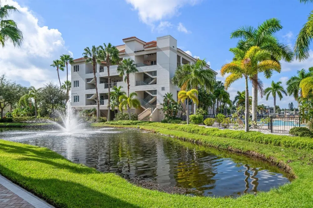 1030 BELLASOL WAY #3201 Apollo Beach, FL 33572