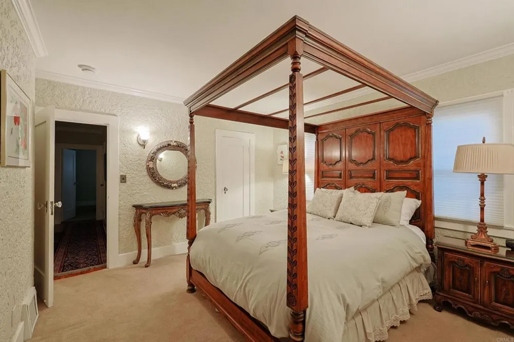 1027 Encino Coronado, CA 92118