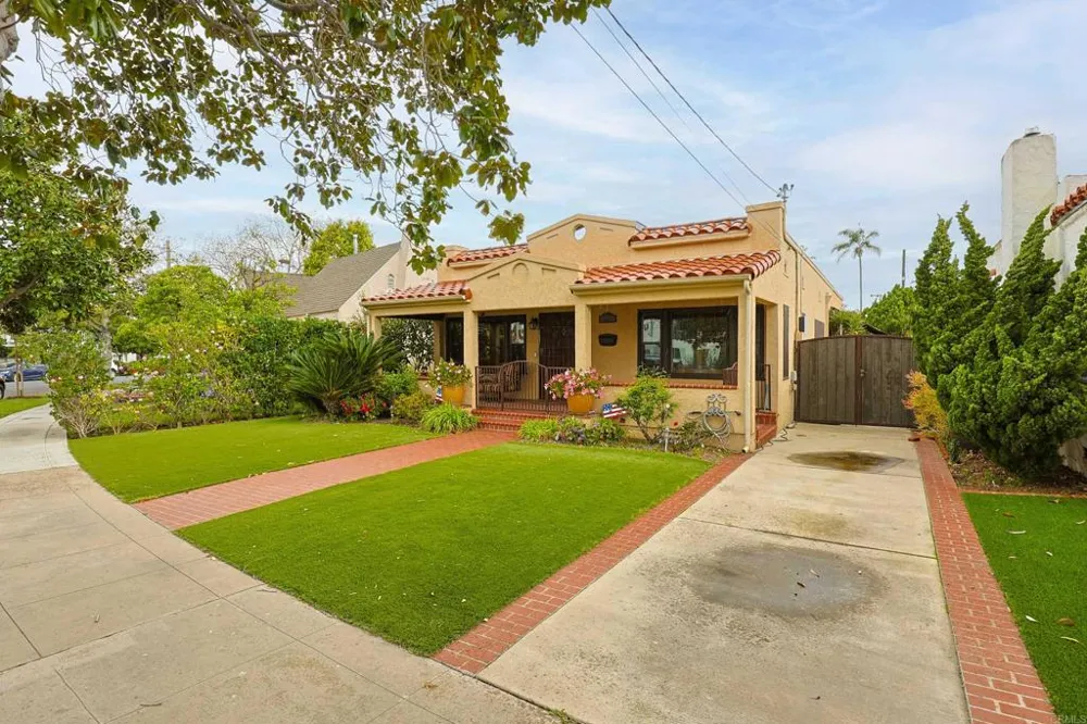 1027 Encino Coronado, CA 92118