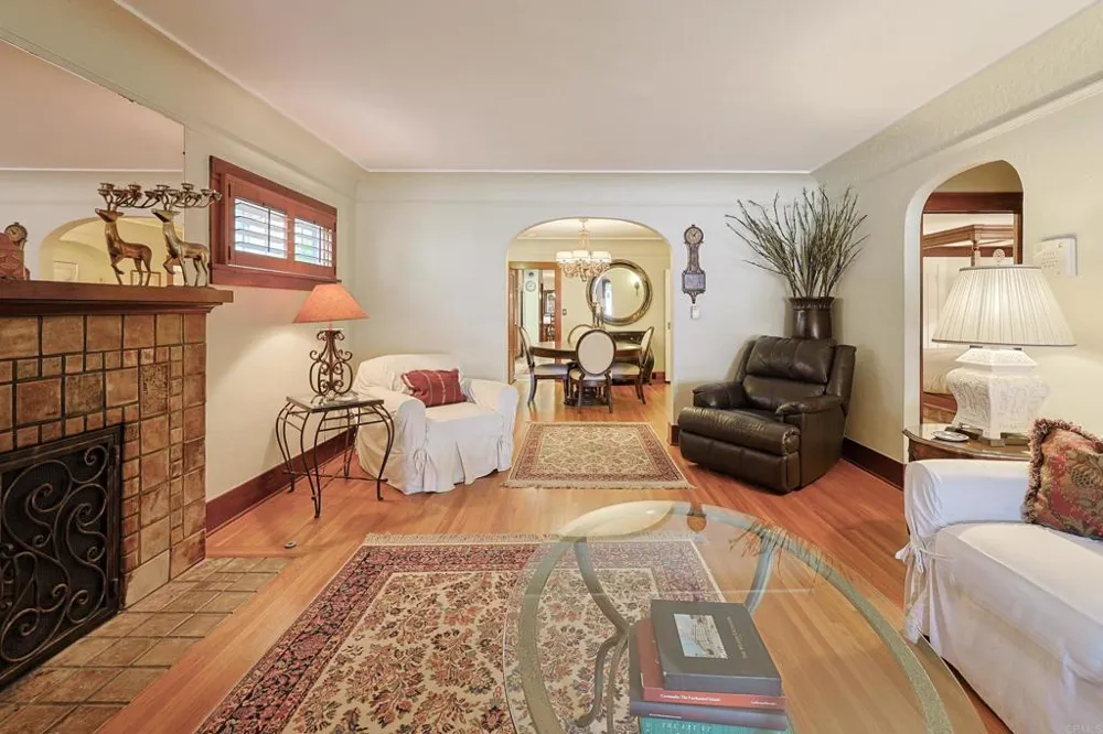 1027 Encino Coronado, CA 92118