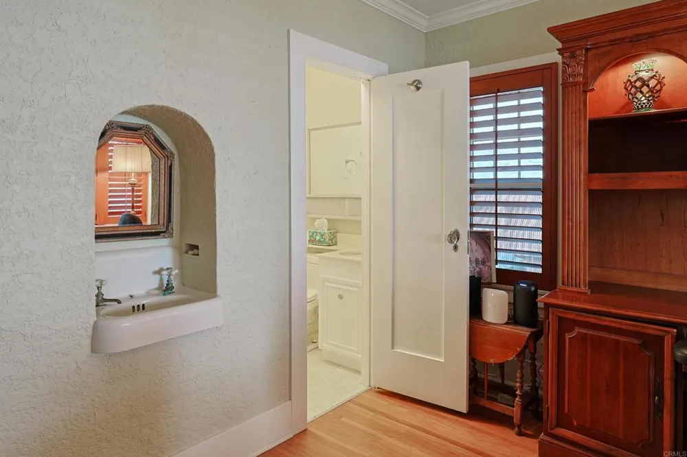 1027 Encino Coronado, CA 92118