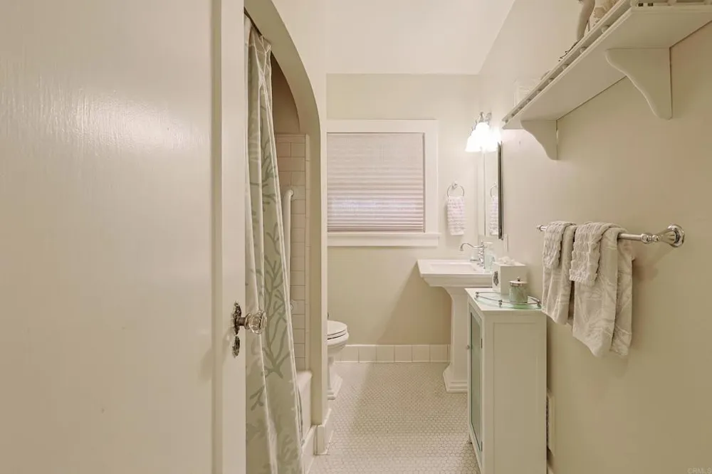 1027 Encino Coronado, CA 92118