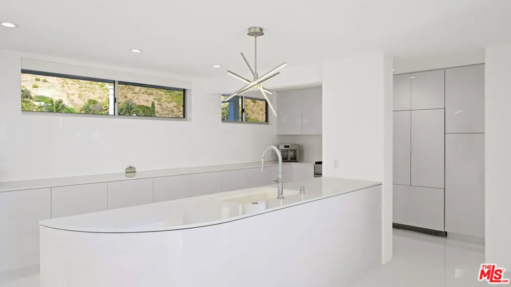 22548 Pacific Coast Highway #203 Malibu, CA 90265