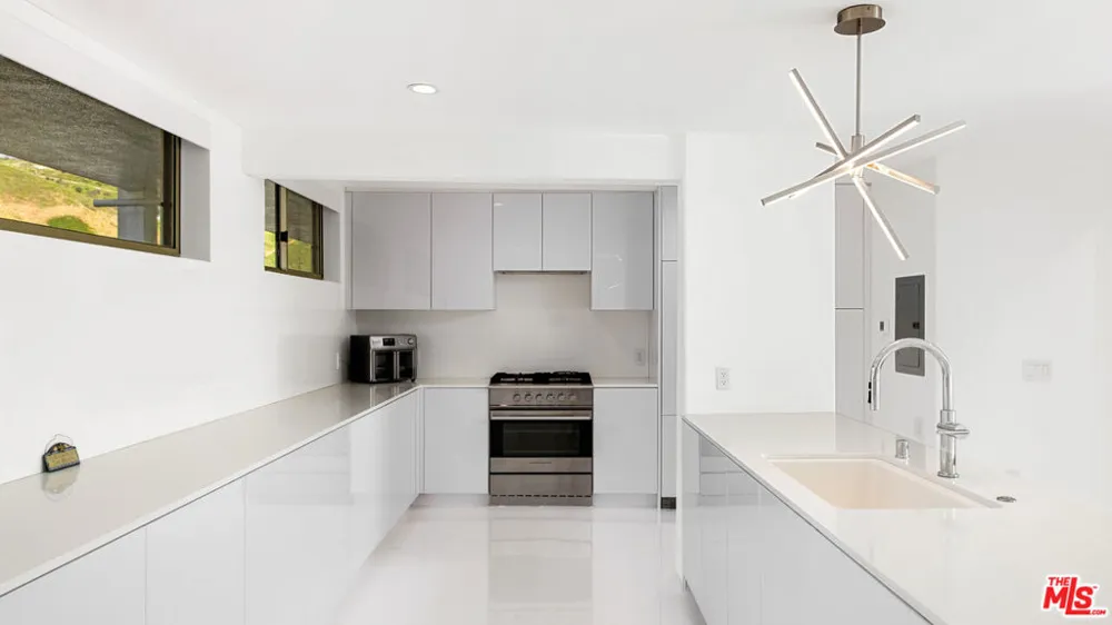 22548 Pacific Coast Highway #203 Malibu, CA 90265