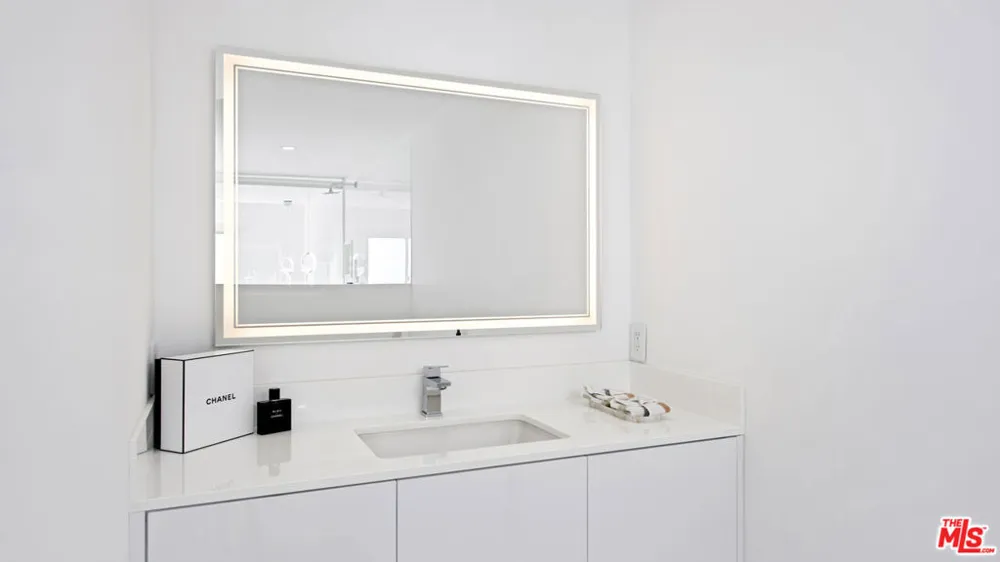 22548 Pacific Coast Highway #203 Malibu, CA 90265