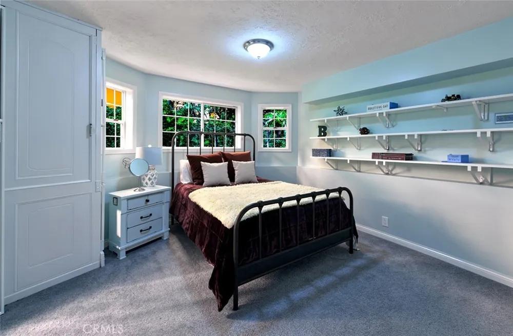 27313 Pinewood Lake Arrowhead, CA 92352