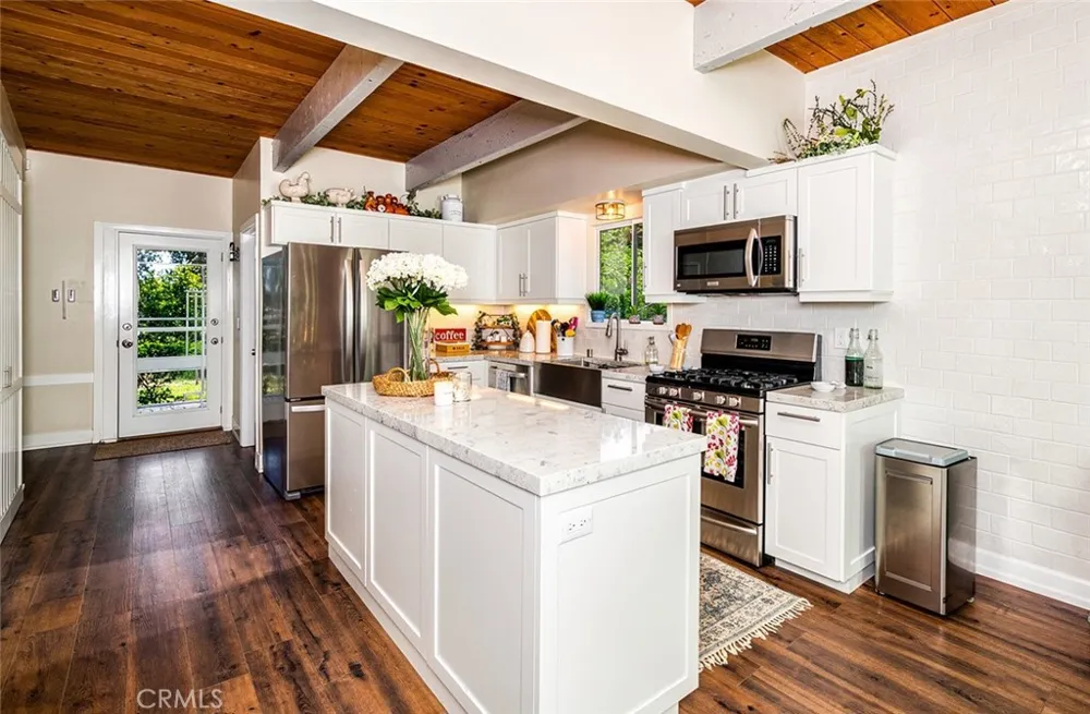 27313 Pinewood Lake Arrowhead, CA 92352