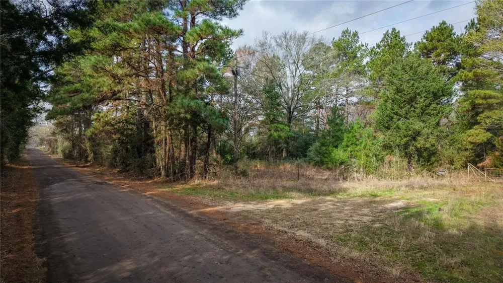 39 County Road 122 Centerville, TX 75833