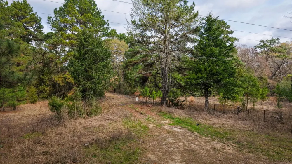 39 County Road 122 Centerville, TX 75833