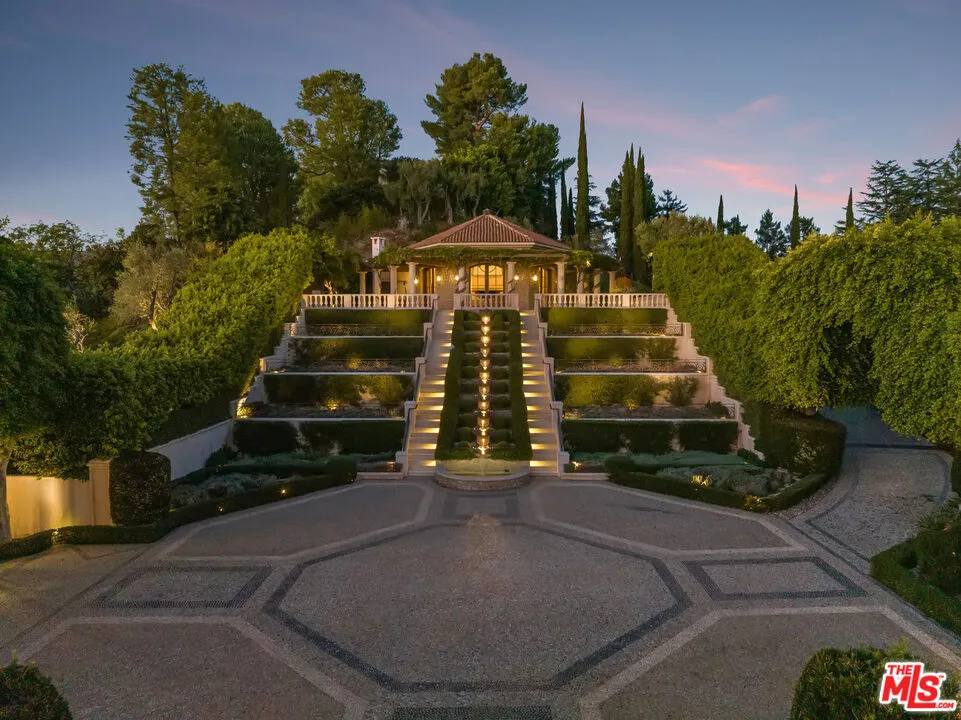 2911 Antelo View Drive Los Angeles, CA 90077