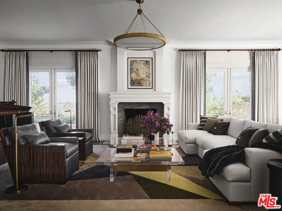 2911 Antelo View Drive Los Angeles, CA 90077