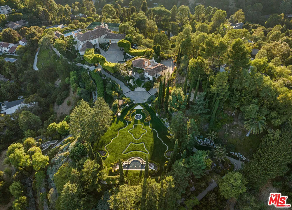 2911 Antelo View Drive Los Angeles, CA 90077