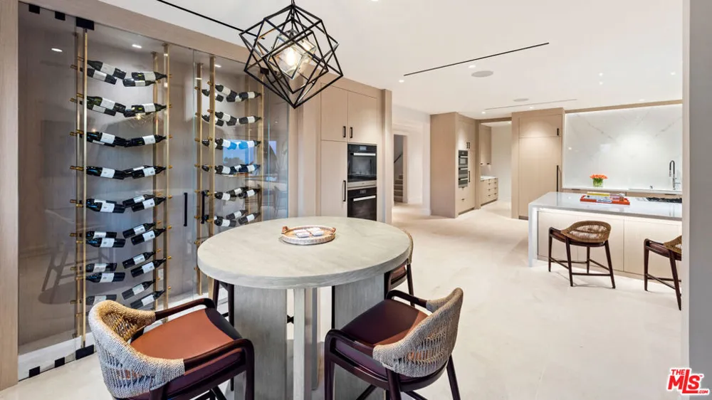 2911 Antelo View Drive Los Angeles, CA 90077