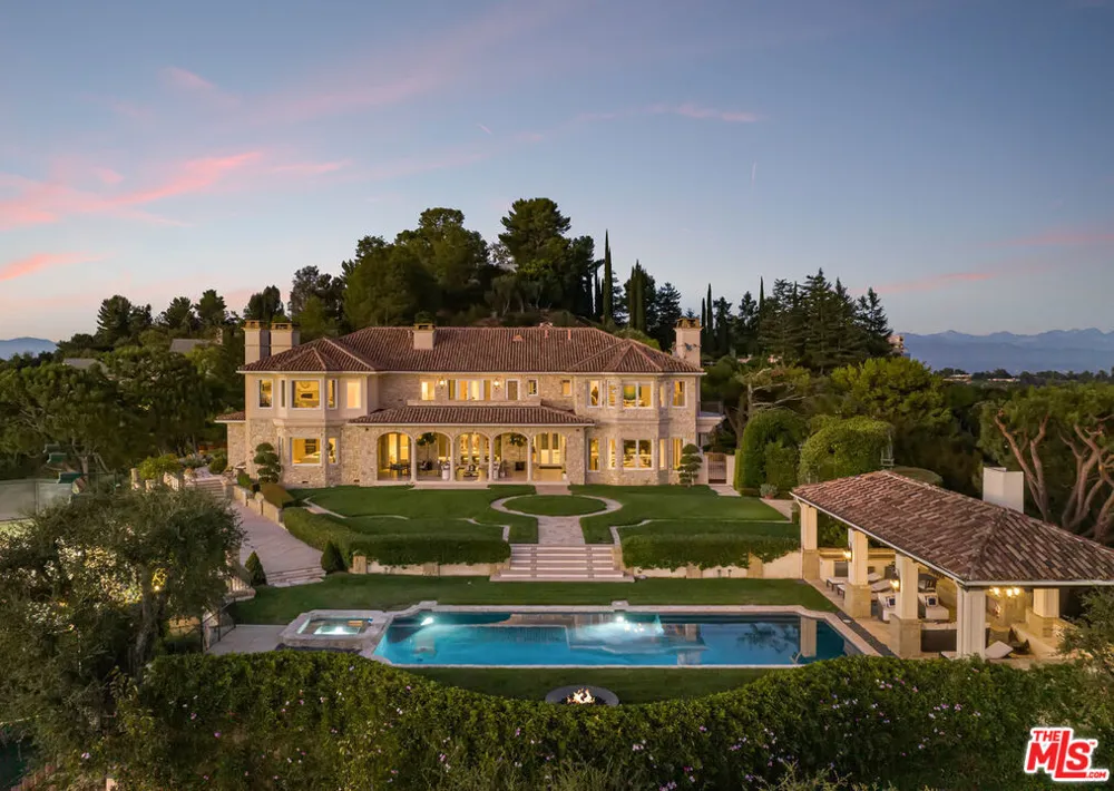 2911 Antelo View Drive Los Angeles, CA 90077