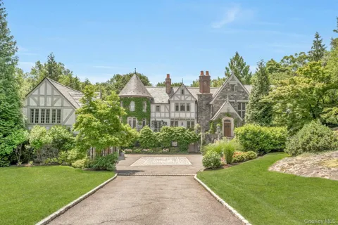 19 Park Drive S