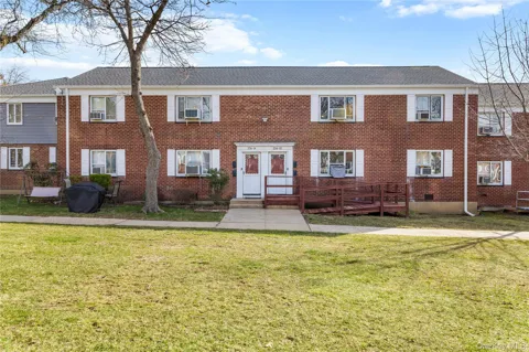 226-10 Manor Road #Upper