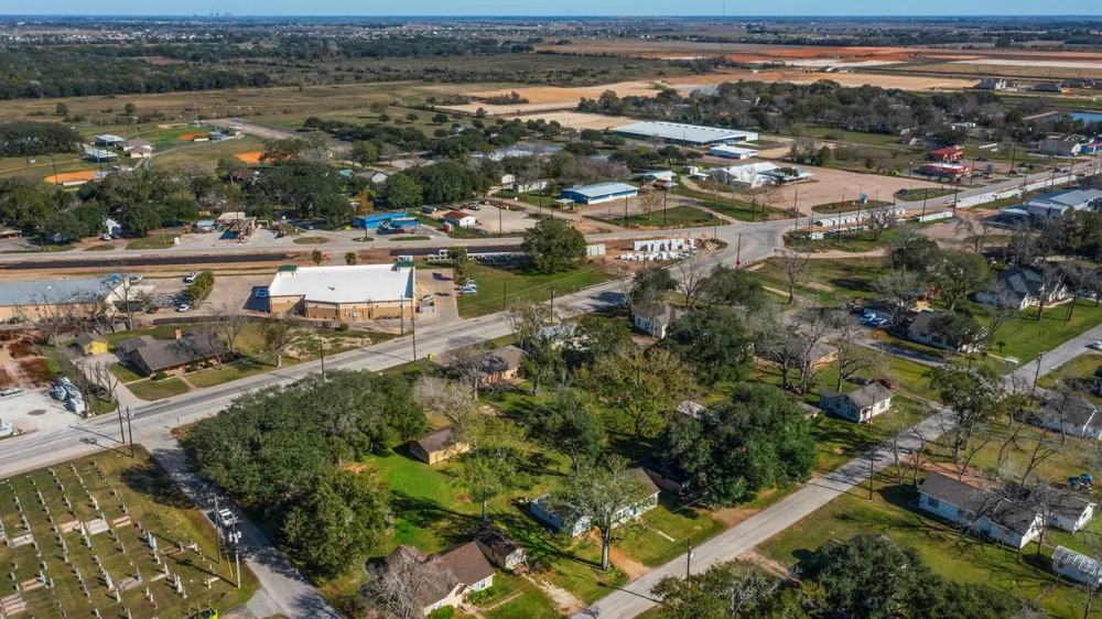 9310 Main Street Needville, TX 77461