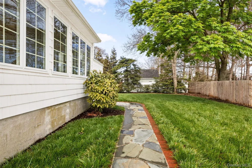 11 Bieselin Road Bellport Village, NY 11713
