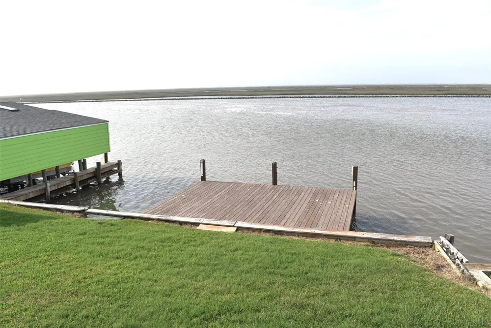 2121 County Road 230 Sargent, TX 77414