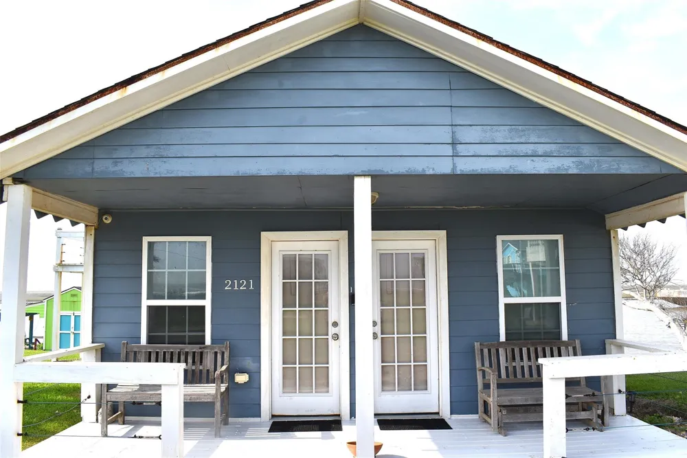 2121 County Road 230 Sargent, TX 77414