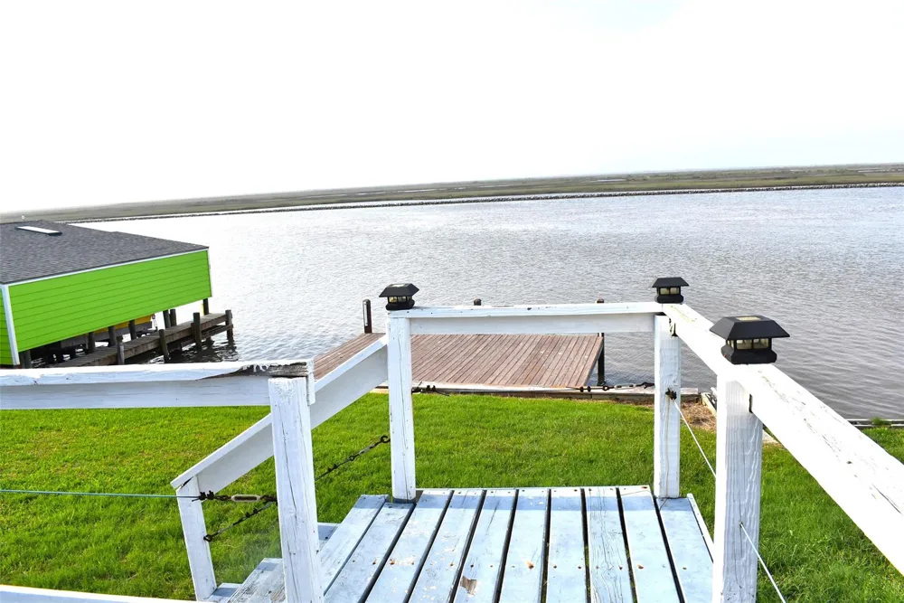 2121 County Road 230 Sargent, TX 77414