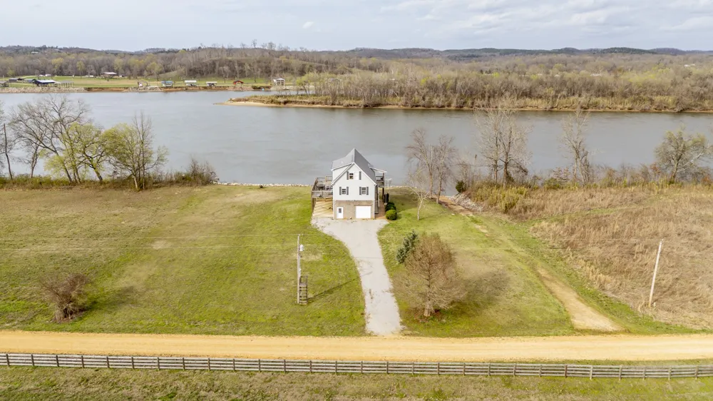 1458 Scenic Ln Bath Springs, TN 38311