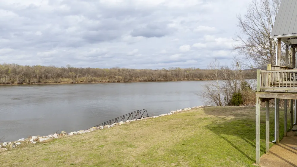1458 Scenic Ln Bath Springs, TN 38311