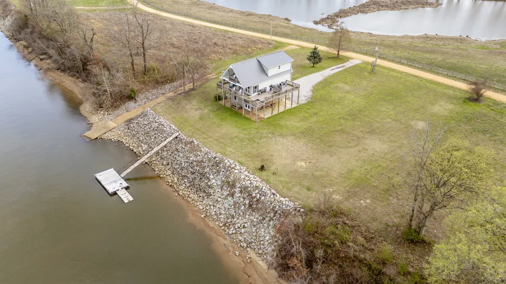 1458 Scenic Ln Bath Springs, TN 38311