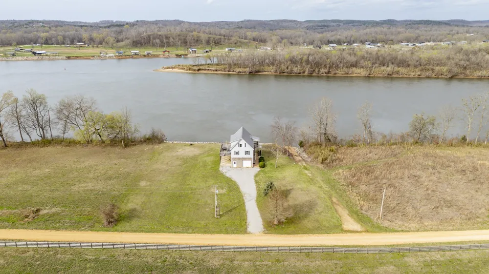 1458 Scenic Ln Bath Springs, TN 38311