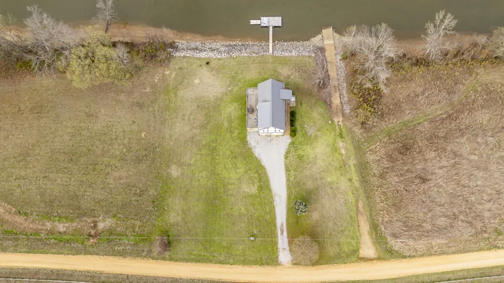 1458 Scenic Ln Bath Springs, TN 38311