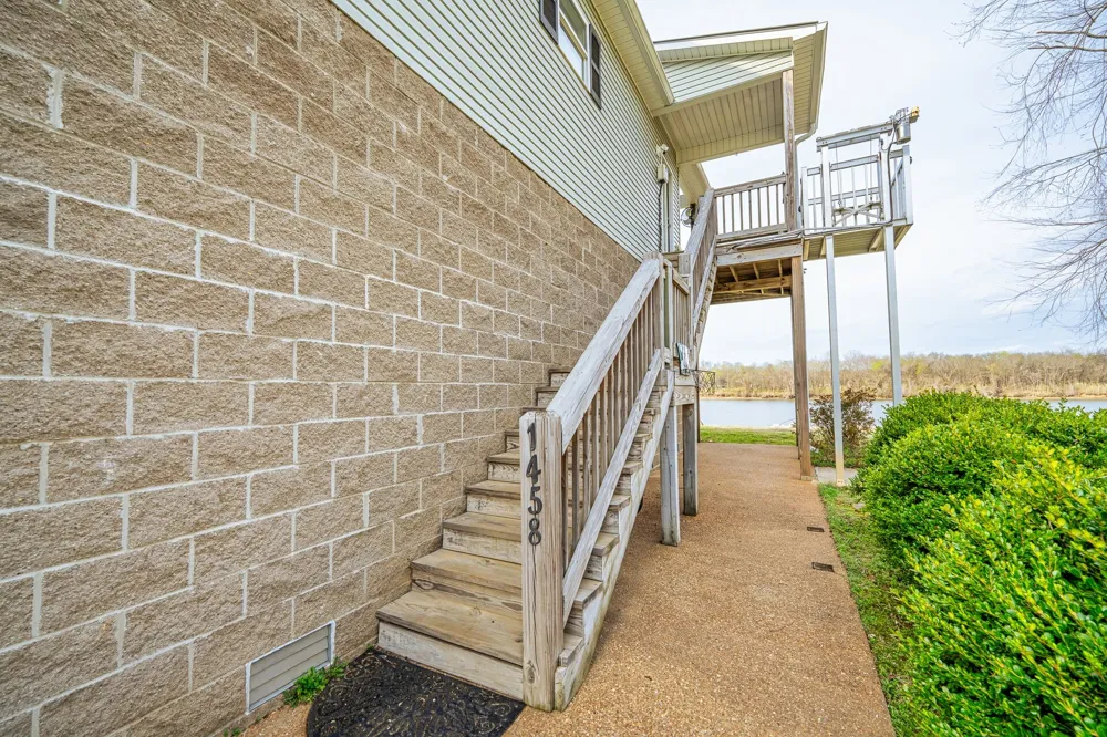 1458 Scenic Ln Bath Springs, TN 38311