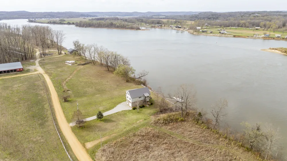 1458 Scenic Ln Bath Springs, TN 38311