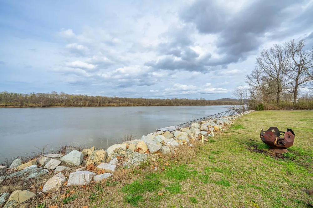 1458 Scenic Ln Bath Springs, TN 38311
